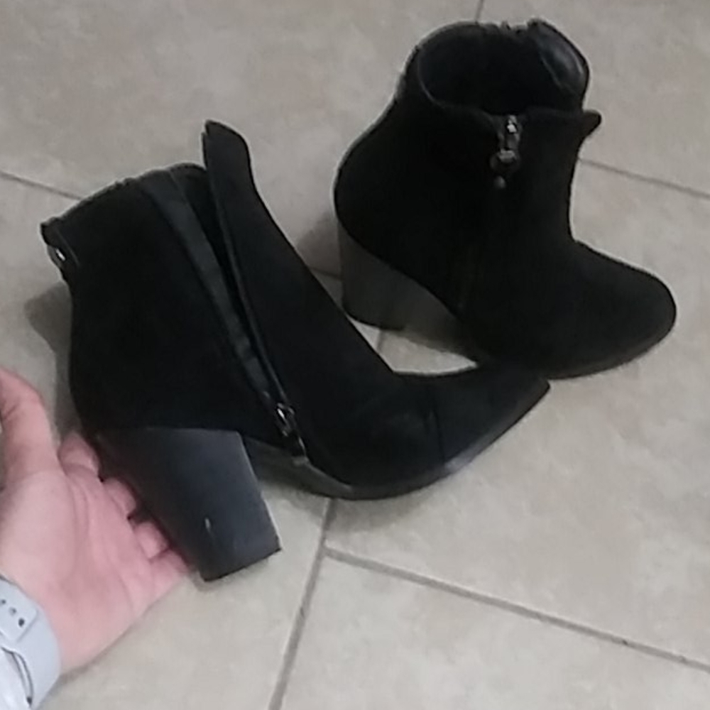Ankle heeled booties